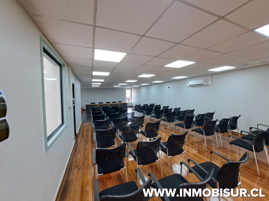 Arriendo en Puerto Montt | Edificio remodelado frente al Puerto