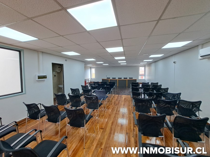 Arriendo en Puerto Montt | Edificio remodelado frente al Puerto