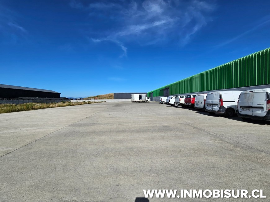 Arriendo en Puerto Montt | Arriendo de amplio de Galpón con oficinas en Husamontt