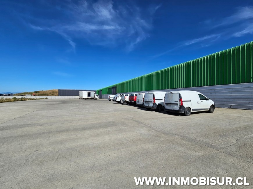 Arriendo en Puerto Montt | Arriendo de amplio de Galpón con oficinas en Husamontt
