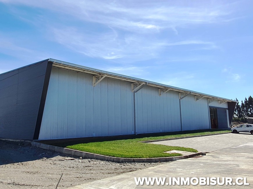 Arriendo en Puerto Montt | Amplia bodega en Centro industrial La Vara