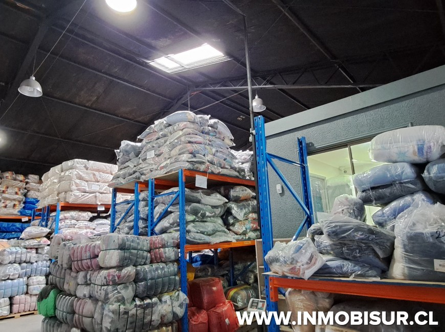 Venta en Puerto Montt | Amplia bodega para venta en Parque Industrial