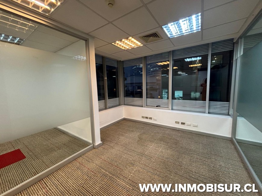 Arriendo en Puerto Montt | Amplia oficina en edificio de la Cámara Chilena De La Construcción