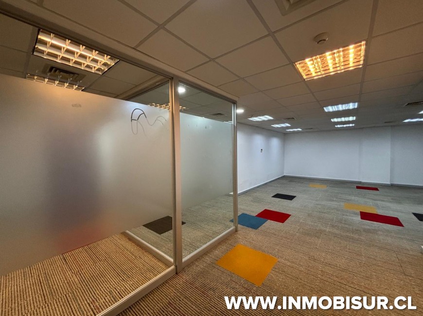 Arriendo en Puerto Montt | Amplia oficina en edificio de la Cámara Chilena De La Construcción