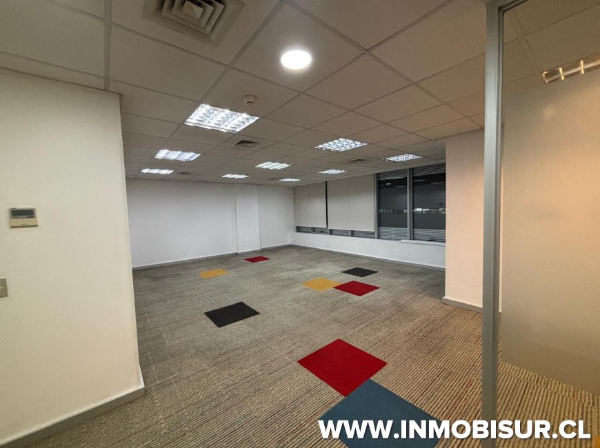 Arriendo en Puerto Montt | Amplia oficina en edificio de la Cámara Chilena De La Construcción