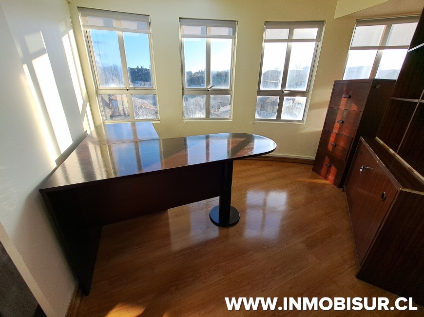 Venta en Puerto Montt | Amplia oficina en Edificio Don Noé Venta en Puerto Montt | Amplia oficina en Edificio Don Noé