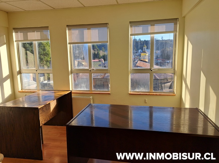 Venta en Puerto Montt | Amplia oficina en Edificio Don Noé Venta en Puerto Montt | Amplia oficina en Edificio Don Noé