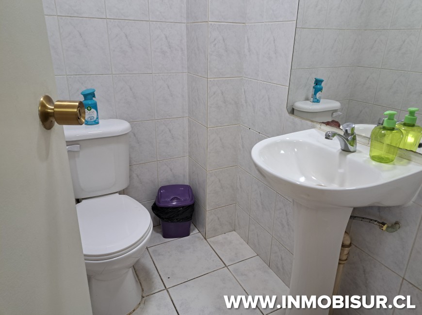 Venta en Puerto Montt | Amplia oficina en Edificio Don Noé Venta en Puerto Montt | Amplia oficina en Edificio Don Noé