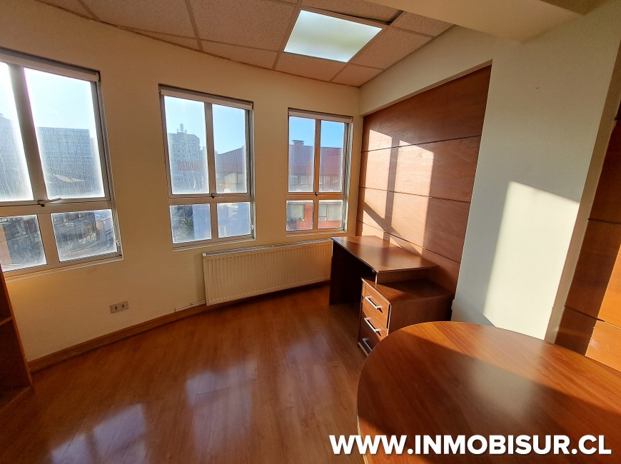 Venta en Puerto Montt | Amplia oficina en Edificio Don Noé Venta en Puerto Montt | Amplia oficina en Edificio Don Noé