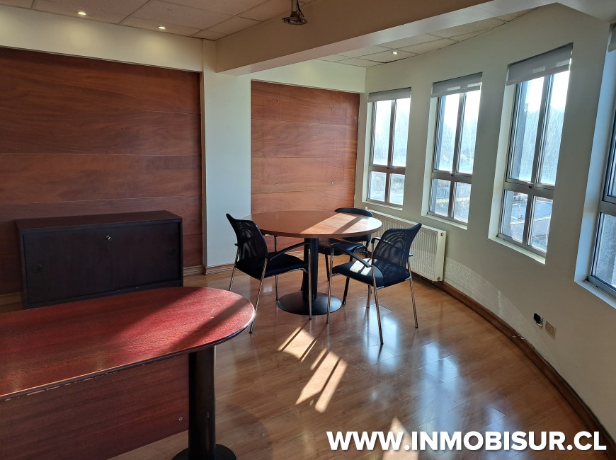 Venta en Puerto Montt | Amplia oficina en Edificio Don Noé Venta en Puerto Montt | Amplia oficina en Edificio Don Noé