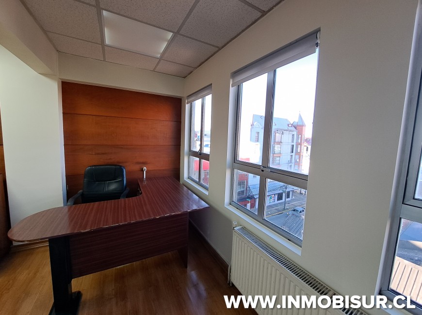 Venta en Puerto Montt | Amplia oficina en Edificio Don Noé Venta en Puerto Montt | Amplia oficina en Edificio Don Noé