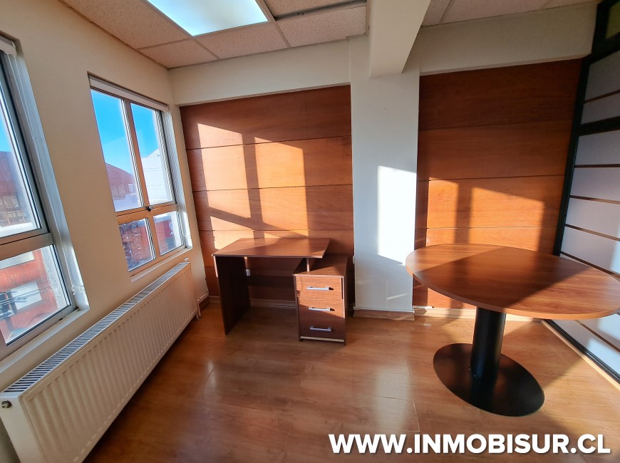 Venta en Puerto Montt | Amplia oficina en Edificio Don Noé Venta en Puerto Montt | Amplia oficina en Edificio Don Noé