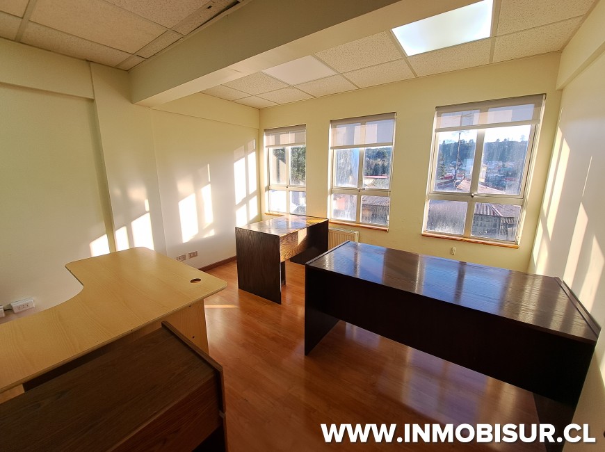 Venta en Puerto Montt | Amplia oficina en Edificio Don Noé Venta en Puerto Montt | Amplia oficina en Edificio Don Noé