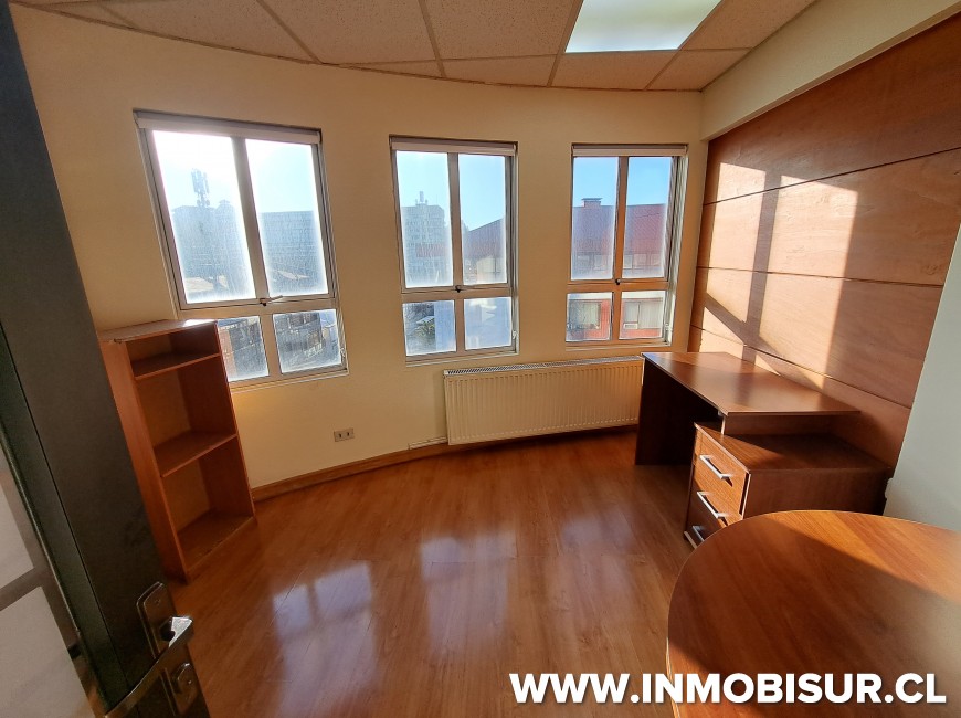 Venta en Puerto Montt | Amplia oficina en Edificio Don Noé Venta en Puerto Montt | Amplia oficina en Edificio Don Noé