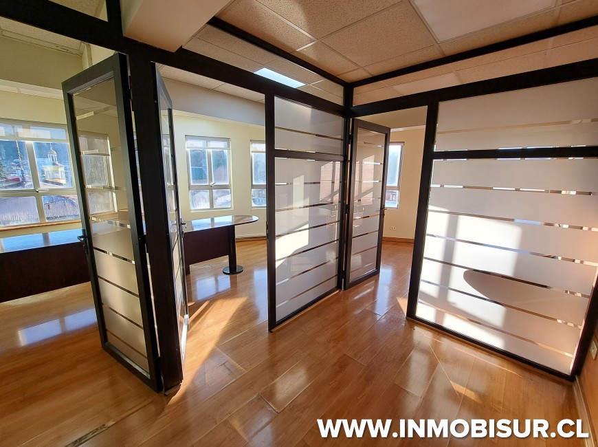 Venta en Puerto Montt | Amplia oficina en Edificio Don Noé Venta en Puerto Montt | Amplia oficina en Edificio Don Noé
