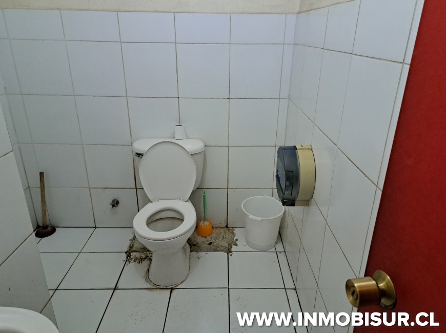 Arriendo en Puerto Montt | Amplio local comercial en Calle Varas