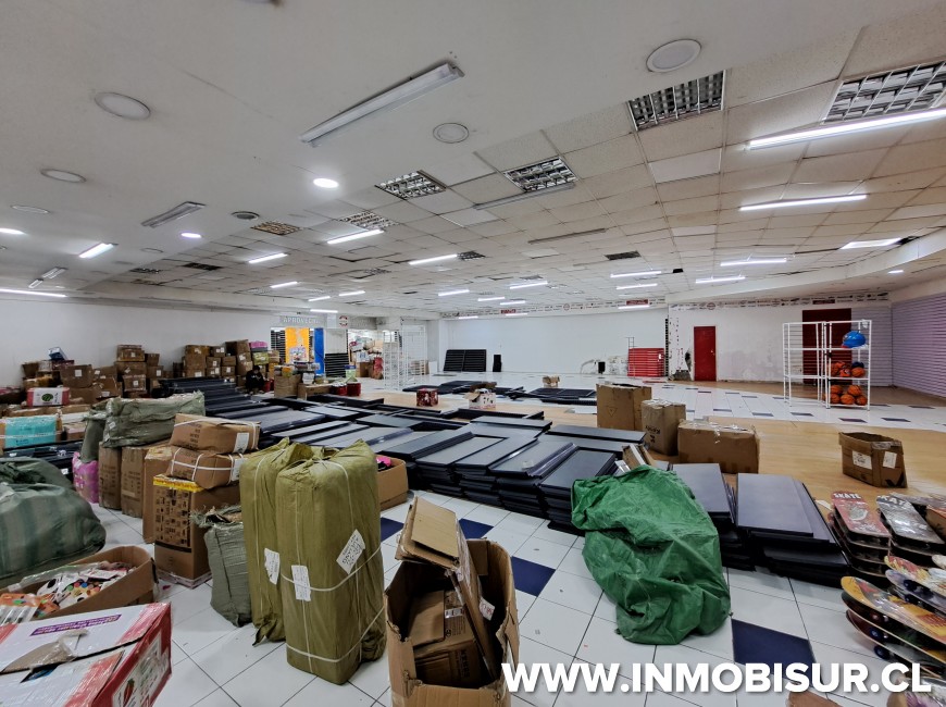 Arriendo en Puerto Montt | Amplio local comercial en Calle Varas