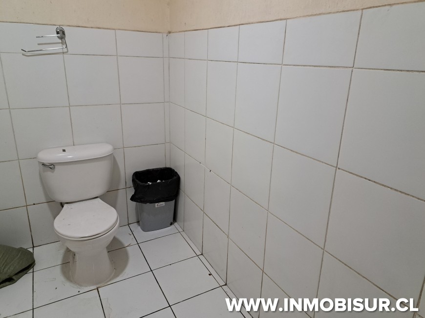 Arriendo en Puerto Montt | Amplio local comercial en Calle Varas