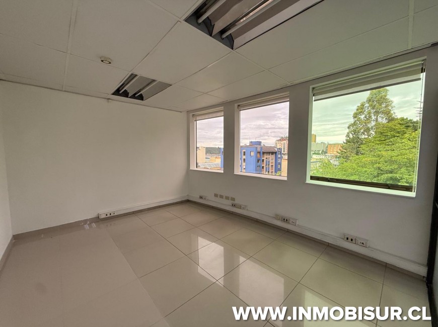 Arriendo en Puerto Montt | Arriendo de Amplia oficina en Edificio Campanario