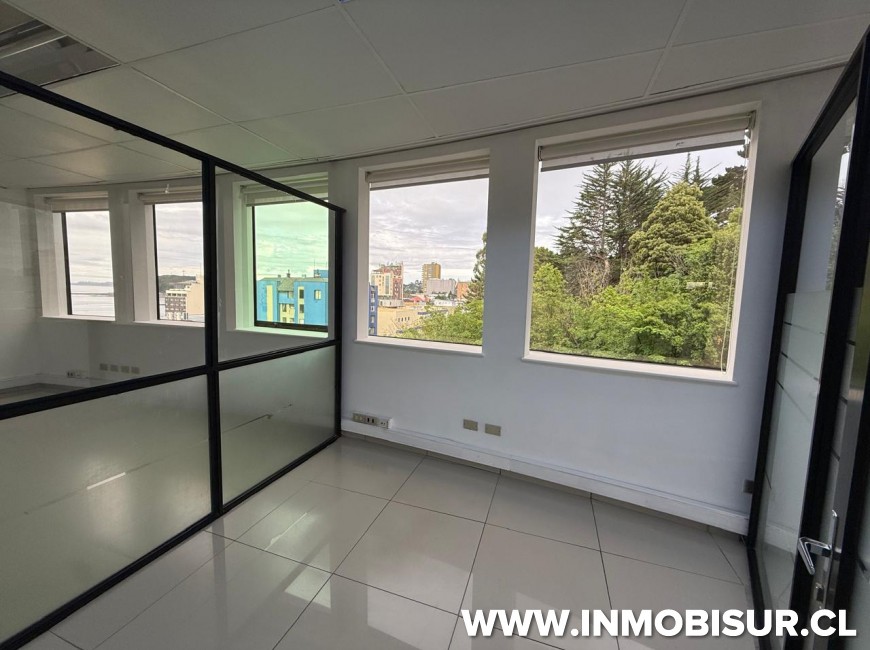 Arriendo en Puerto Montt | Arriendo de Amplia oficina en Edificio Campanario