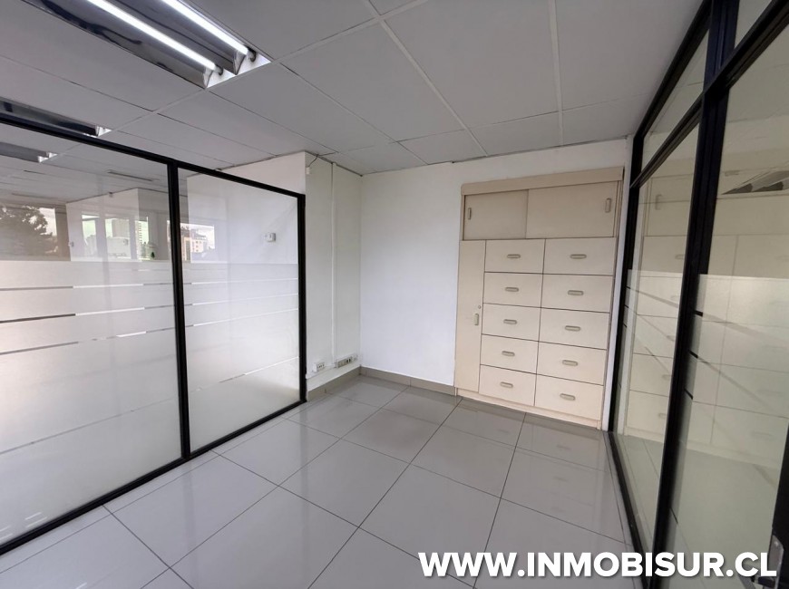 Arriendo en Puerto Montt | Arriendo de Amplia oficina en Edificio Campanario
