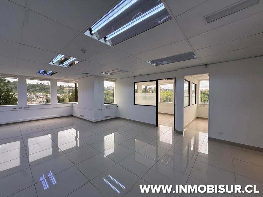 Arriendo en Puerto Montt | Arriendo de Amplia oficina en Edificio Campanario