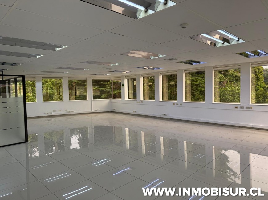 Arriendo en Puerto Montt | Arriendo de Amplia oficina en Edificio Campanario
