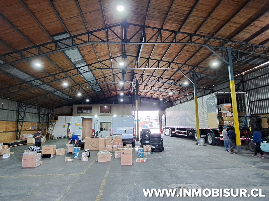 Venta en Puerto Montt | Bodega con oficinas para venta