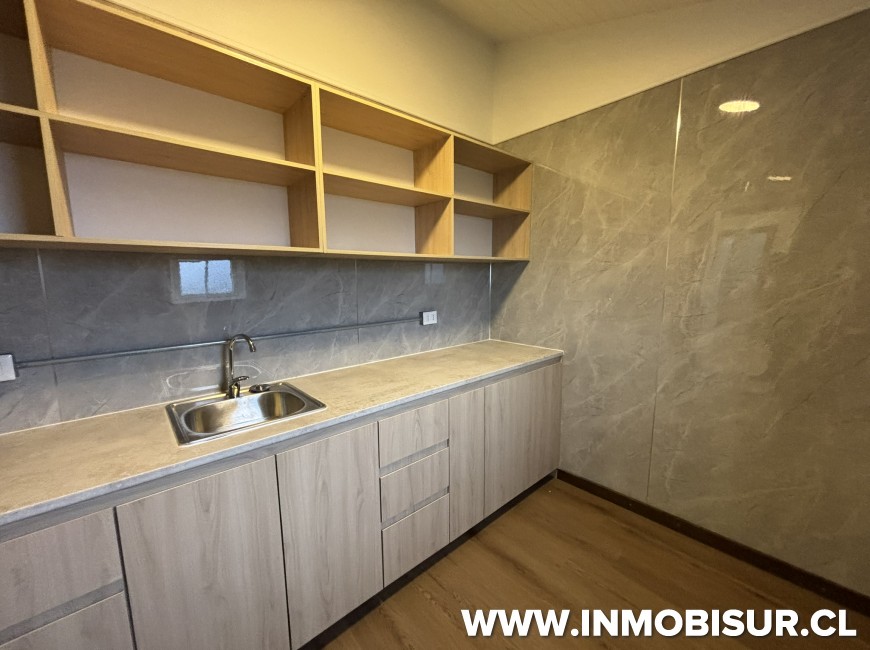 Arriendo en Puerto Varas | Casa en arriendo para oficina con excelente ubicación, Puerto Varas