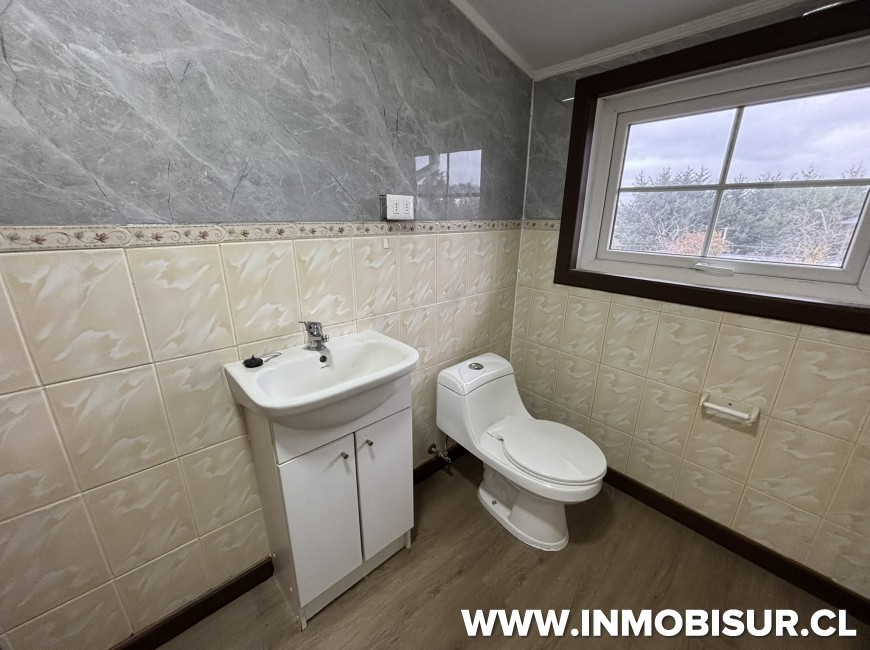 Arriendo en Puerto Varas | Casa en arriendo para oficina con excelente ubicación, Puerto Varas