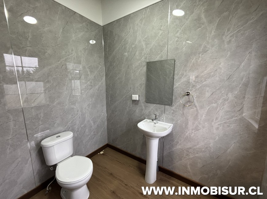Arriendo en Puerto Varas | Casa en arriendo para oficina con excelente ubicación, Puerto Varas