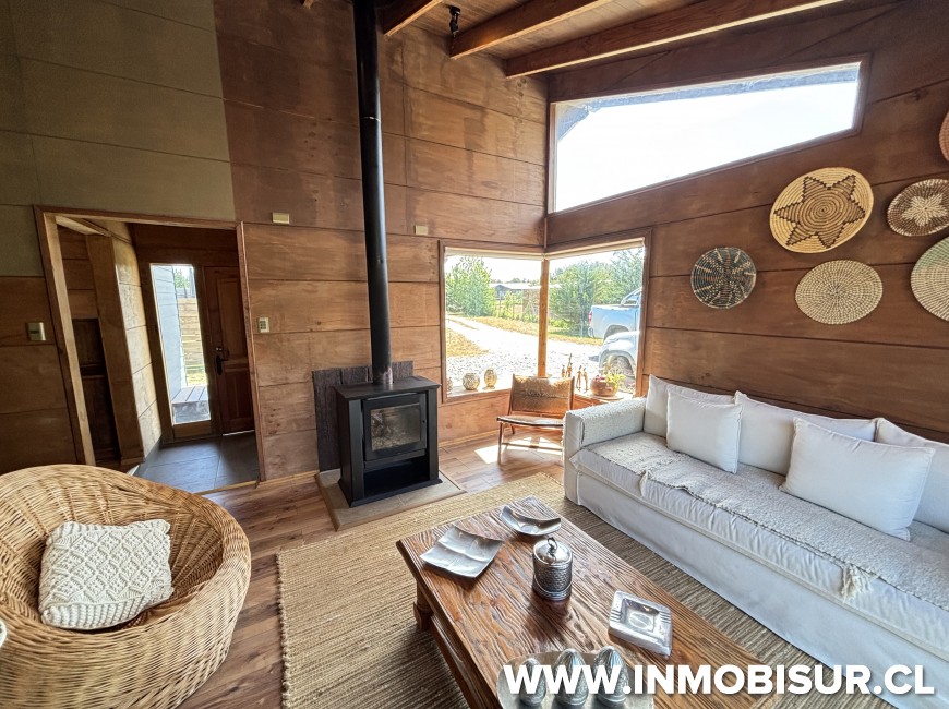 Venta en Puerto Varas | Casa en venta con 3 cabañas equipadas en parcelación los Canelos, Puerto Varas