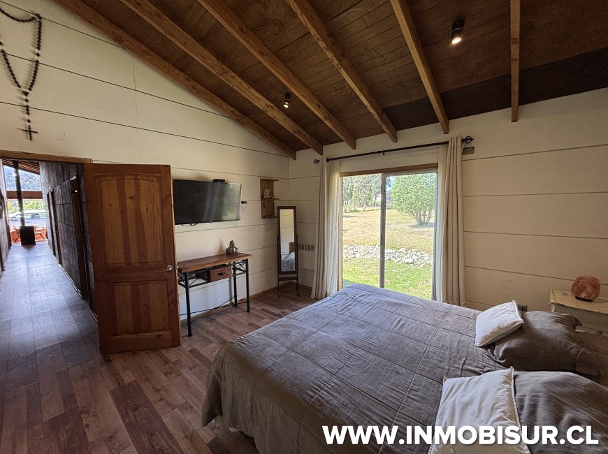 Venta en Puerto Varas | Casa en venta con 3 cabañas equipadas en parcelación los Canelos, Puerto Varas