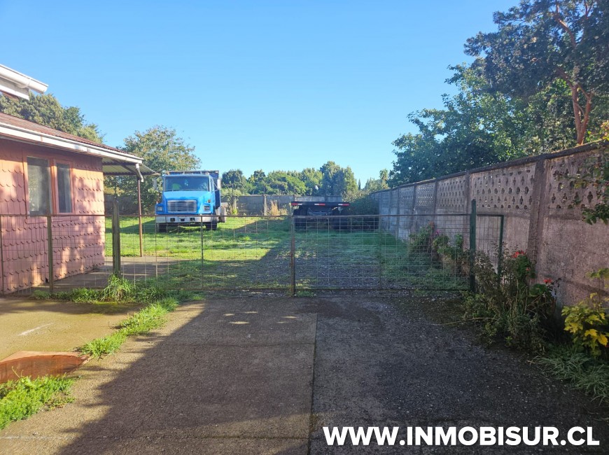 Venta en Llanquihue | Casa en venta en Llanquihue, sector cisne a  200 metros del lago.