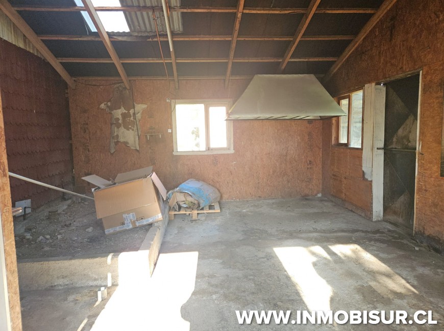 Venta en Llanquihue | Casa en venta en Llanquihue, sector cisne a  200 metros del lago.