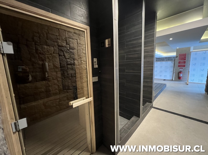 Venta en Puerto Varas | Departamento amoblado en venta a pasos de costanera con vista al lago, para inversión.