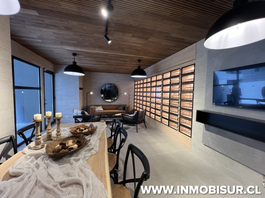 Venta en Puerto Varas | Departamento amoblado en venta a pasos de costanera con vista al lago, para inversión.