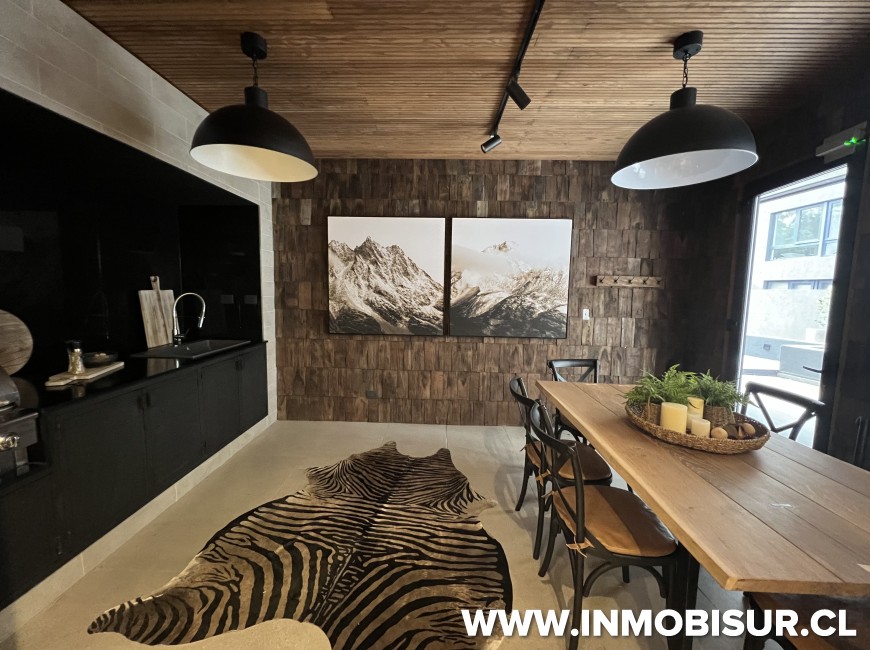 Venta en Puerto Varas | Departamento amoblado en venta a pasos de costanera con vista al lago, para inversión.