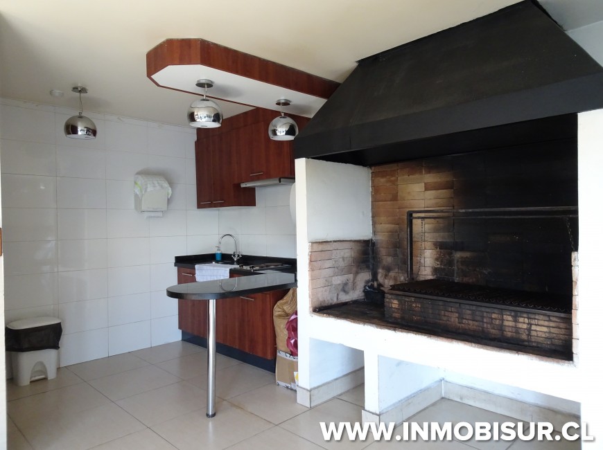 Arriendo en Puerto Varas | Departamento semi amoblado en arriendo en Edificio los Colonos, Puerto Varas, Sector Puerto Chico