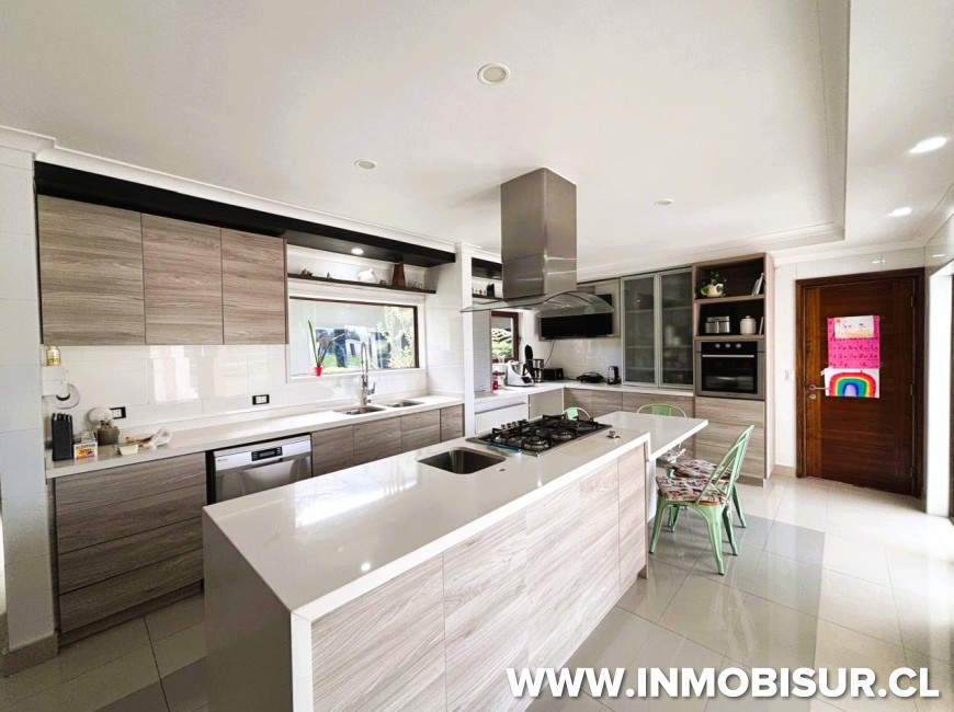 Venta en Puerto Montt | Espectacular casa en Lomas de Coihuín