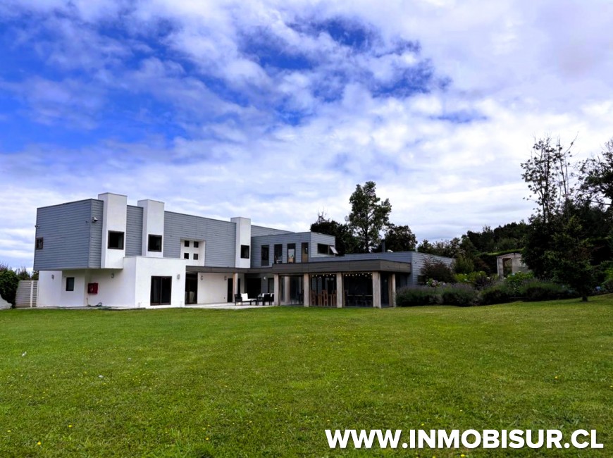 Venta en Puerto Montt | Espectacular casa en Lomas de Coihuín