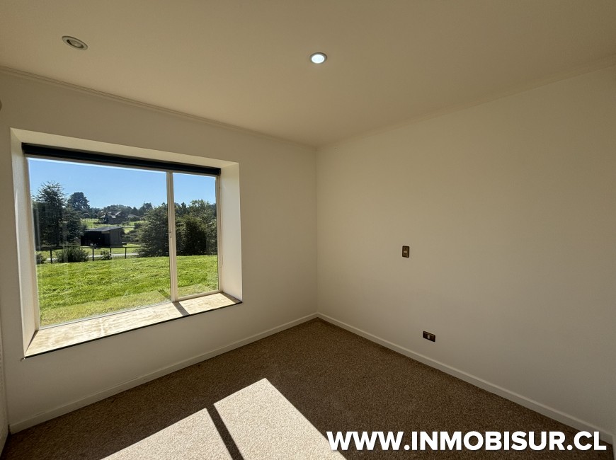 Venta en Puerto Varas | Espectacular casa en venta frente a la laguna en Graneros de Puerto Varas