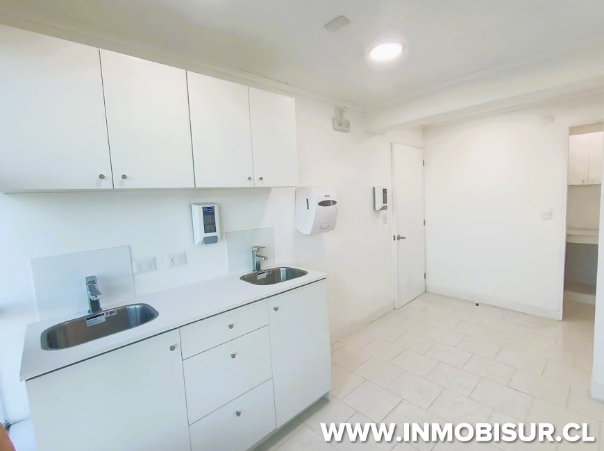 Arriendo en Puerto Montt | EXCELENTE OFICINA EN ARRIENDO, EN EDIFICIO LOS HEROES