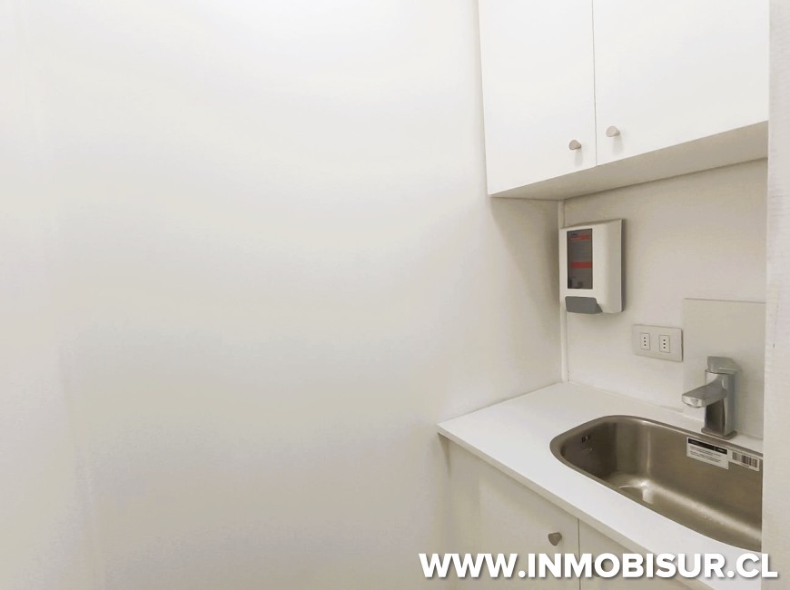 Arriendo en Puerto Montt | EXCELENTE OFICINA EN ARRIENDO, EN EDIFICIO LOS HEROES
