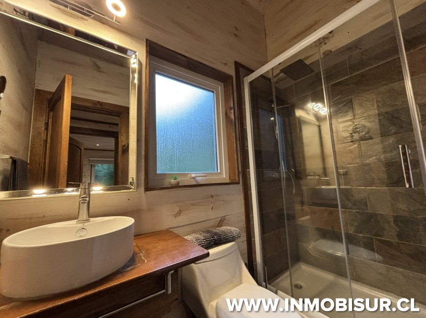 Arriendo en Puerto Varas | Exclusiva Casa Full Amoblada, con Hot Tub, a solo 7 km. de Puerto Varas