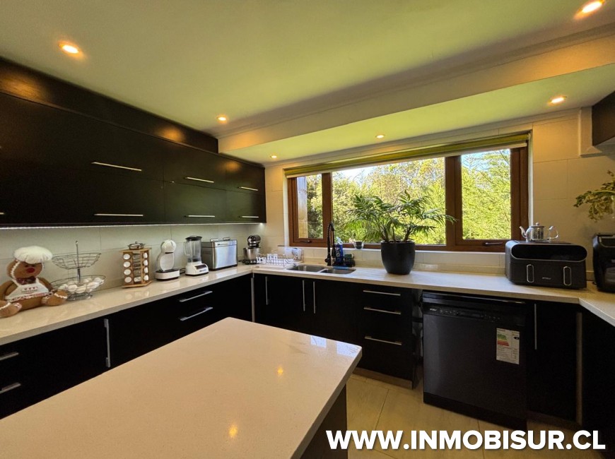 Venta en Puerto Montt | Exclusiva residencia en Condominio Lomas de Coihuin