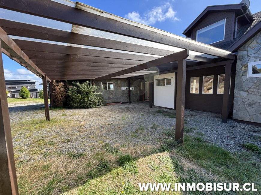 Venta en Puerto Varas | Espectacular casa en venta frente a la laguna en Graneros de Puerto Varas