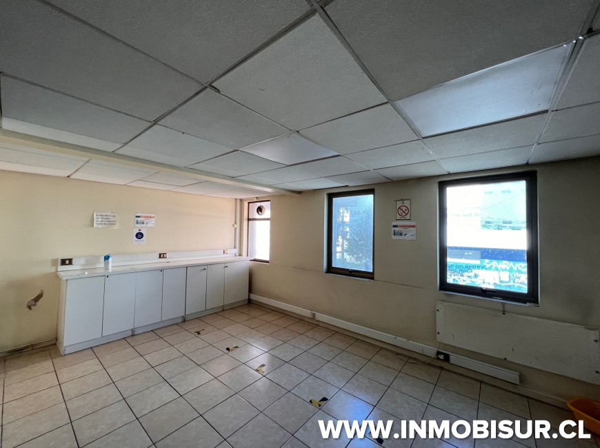 Arriendo en Puerto Montt | Local Comercial Edificio Egaña 85