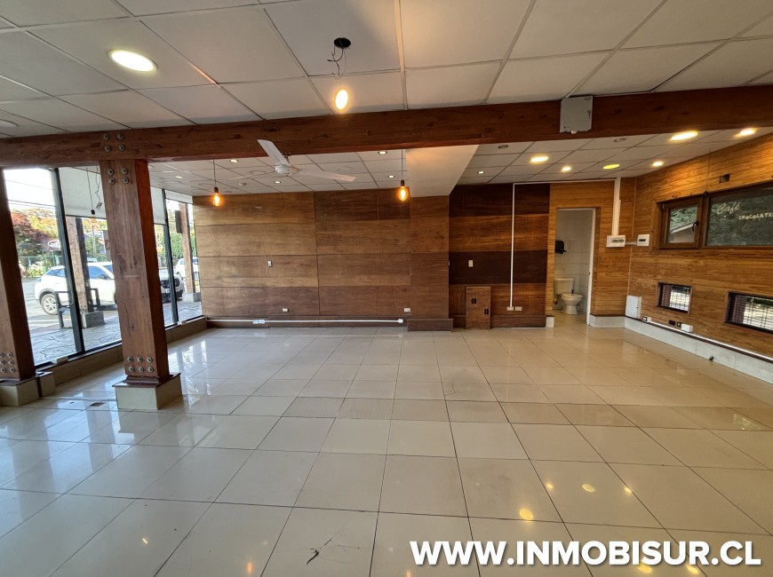 Arriendo en Puerto Varas | Local comercial en arriendo en centro comerical, sector Capitanía de Puerto Varas