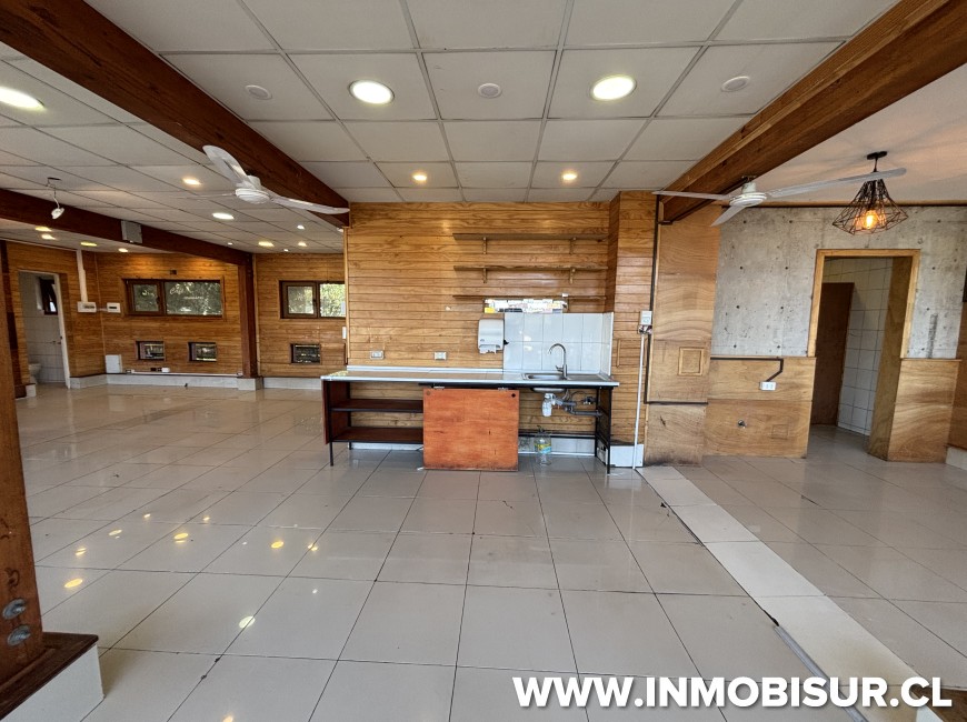 Arriendo en Puerto Varas | Local comercial en arriendo en centro comerical, sector Capitanía de Puerto Varas